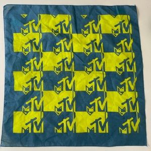 *sold*MTv neck scarf
